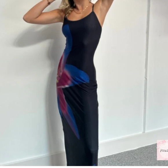 Lily Floral Dress NWOT - Picture 7 of 15